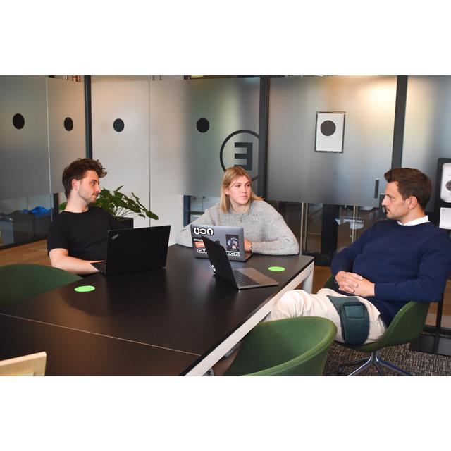 太腿に巻くだけ、腰が上機嫌 大腰筋の緊張緩和ベルト「ヨーツナー」 送料無料 ポイント10倍 ギフト プレゼント 誕生日 敬老の日 太もも 大腰筋 腰 | ユタカメイク | 09