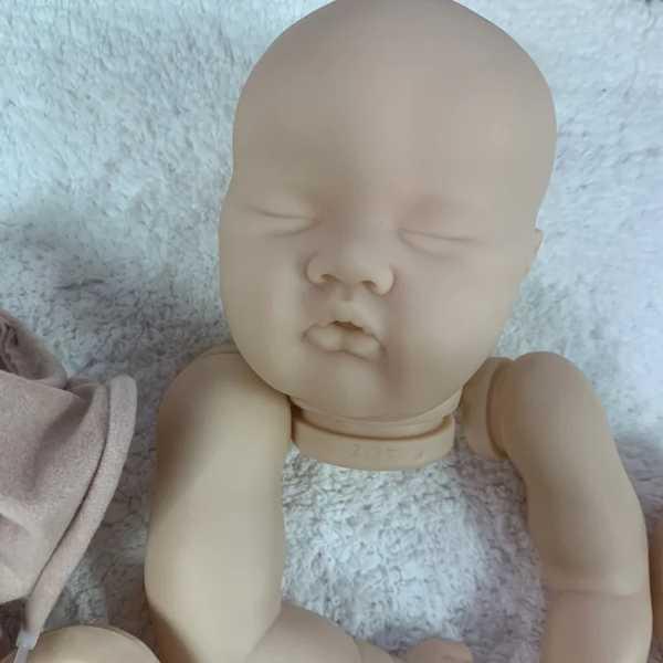 子供のための20インチのかわいい生まれ変わった人形のキット 赤ちゃんのリアルな柔らかいタッチのおもちゃ 未塗装のパーツ DIY 赤ちゃんのおもちゃ｜69x69x｜04