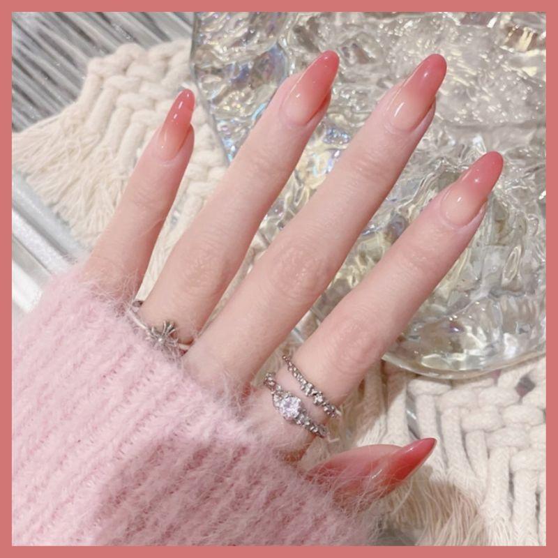 ネイルチップ ロング ピンク グラデーション 飾り付け レディース 美人