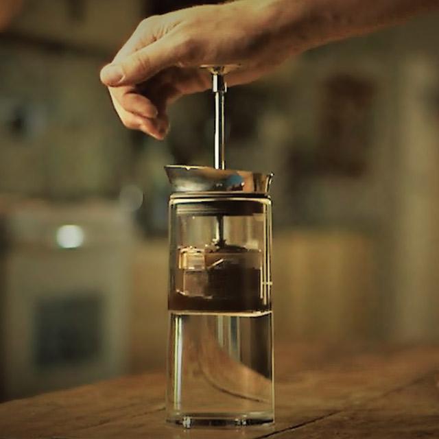 アメリカンプレス ゆっくりと手で淹れるこだわりのコーヒーの味を