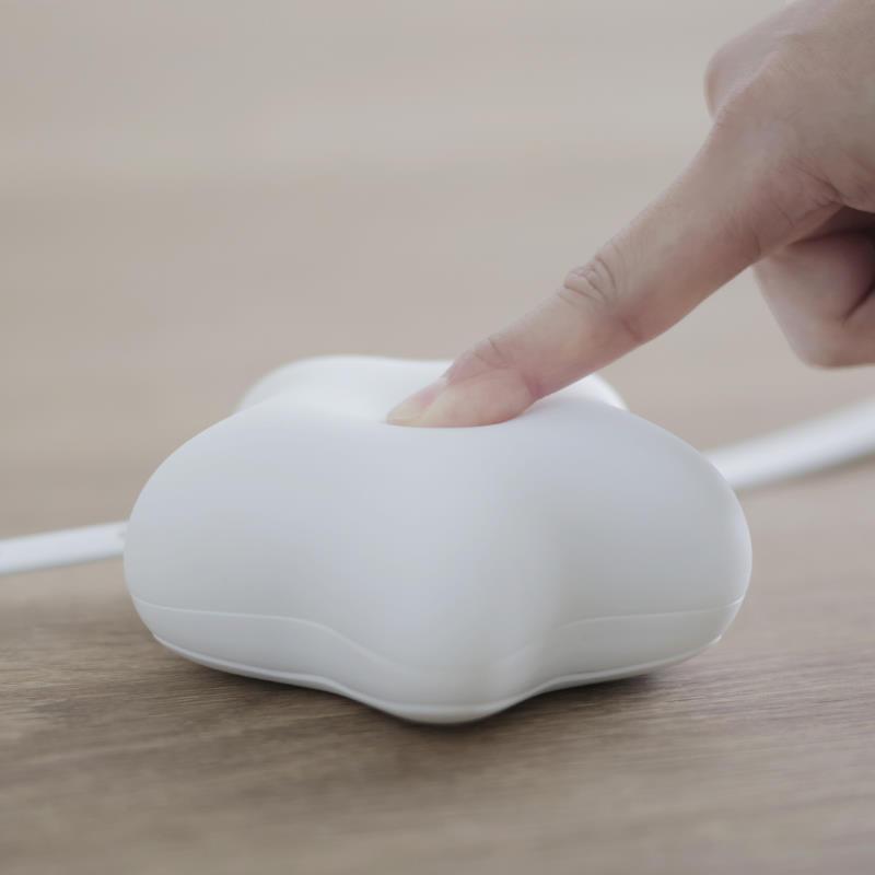 えほんライト お子さまの就寝前のえほんの読み聞かせにほどよい暖色の光で照らすライト お手持ちのぬいぐるみなどに付けやすいやわらかいベルト付き |  | 05