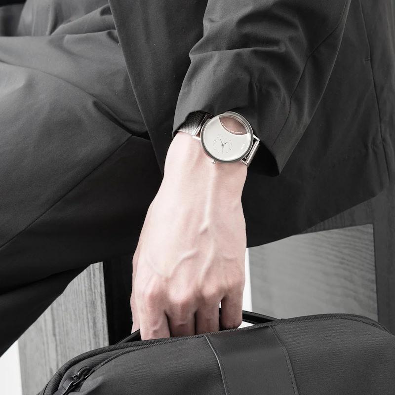 シンプル デザイン腕時計 腕時計 KLON/クローン CIRCLE WINDOW サークルウインドウ 上品で付けやすいシルバーの文字盤を半円状にくり抜いたクリアウォッチ |  | 06