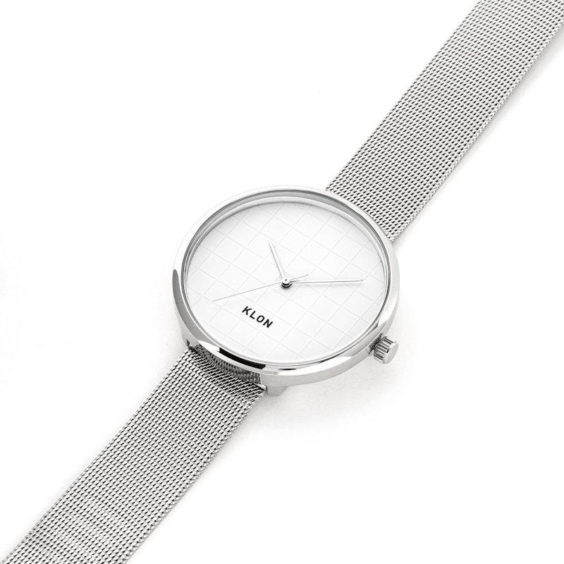 KLON/クローン GRID TIME -SILVER MESH- 38mm 規則正しいグリッド（方眼）を配したシンプルなデザイン グリッド線を凹凸のみで表現 |  | 03