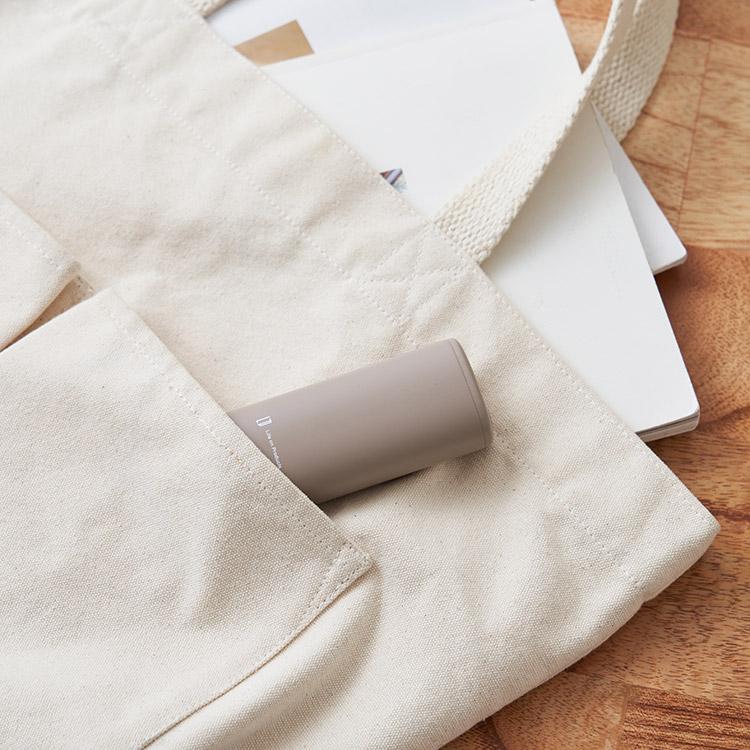 持ちやすいスリムカイロ カバー&モバイルバッテリー機能付 瞬間発熱 充電式カイロ 充電式かいろ カバー付き女性の手にぴったり馴染むスリムボディのカバー付 |  | 06