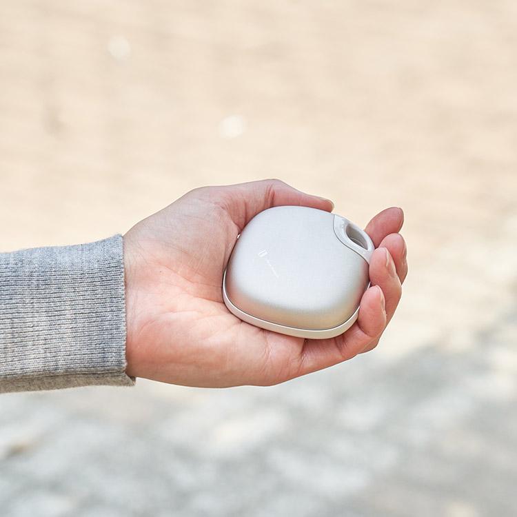 充電式カイロ 使い捨てないシェアカイロ マグネットでくっついた両手で使える受電式のエコカイロ 2段階温度調節可能 誤作動防止スイッチ |  | 02