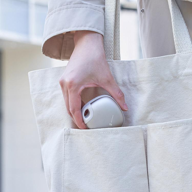充電式カイロ 使い捨てないシェアカイロ マグネットでくっついた両手で使える受電式のエコカイロ 2段階温度調節可能 誤作動防止スイッチ |  | 04