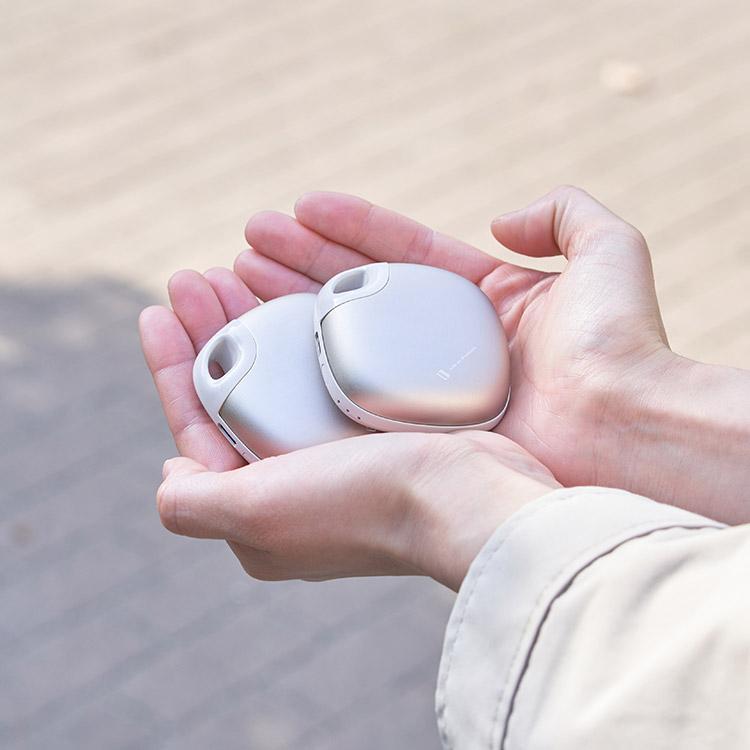 充電式カイロ 使い捨てないシェアカイロ マグネットでくっついた両手で使える受電式のエコカイロ 2段階温度調節可能 誤作動防止スイッチ |  | 05