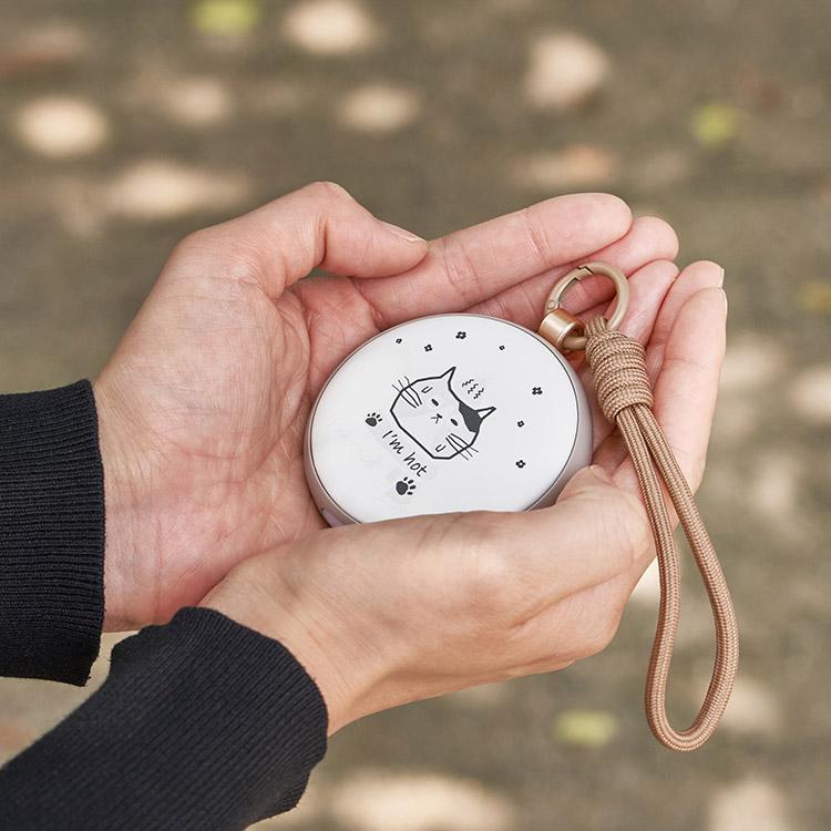 温度変化でデザインが変わる使い捨てないカイロLEDライト付 充電式カイロ スイッチONで瞬間発熱 温度によって表面のイラストが変わる 2段階温度設定 LEDライト付 |  | 05