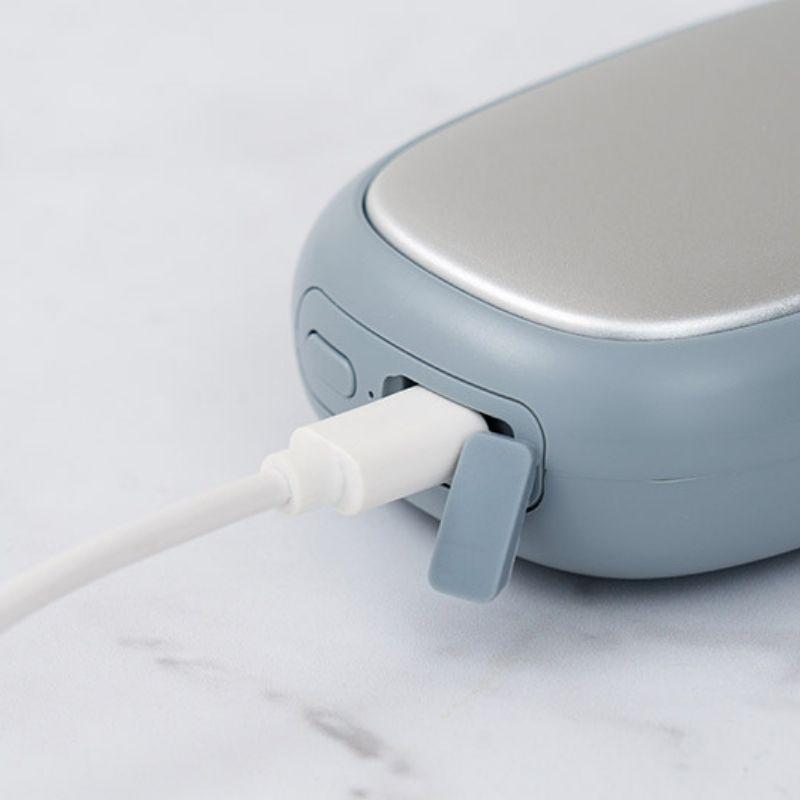 スリムアイスカイロ 夏は冷たく冬は温かな1年中使える充電式エコカイロ 手の小さな方でも握りやすいスリムタイプのアイスカイロ 大判なペルチェ冷却プレート |  | 09