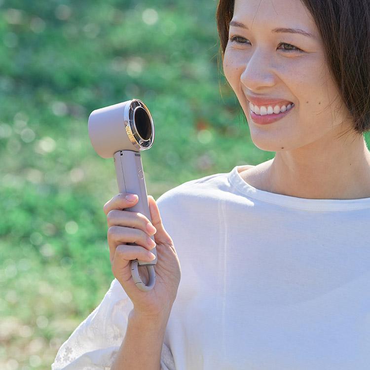 ペルチェ冷却機能ハンディファン カラビナ付 扇風機 ペルチェ冷却プレート搭載の角度調節が可能なハンディファン 上向き最大約90°降り曲がる |  | 09