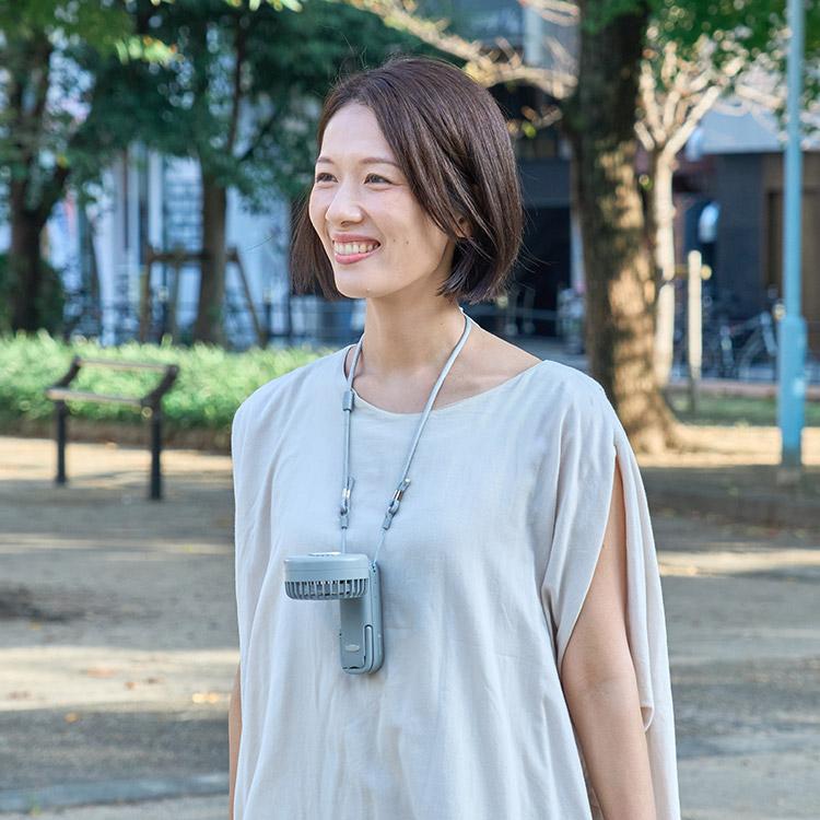 ペルチェ冷却機能ダブルファン カラビナ付 大風量の二重反転ファンにペルチェ冷却プレートを追加した猛暑に頼もしいハンディファン 扇風機 モバイルファン |  | 06
