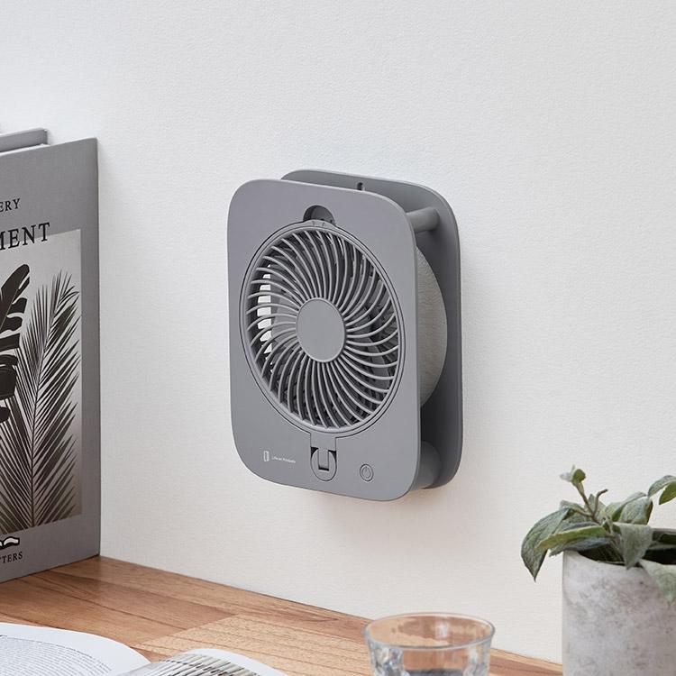 ピタッとウォールファン 壁にピタッと密着して馴染むスタイリッシュな壁掛け扇風機 マグネットやフック使用で簡単に壁掛けができるウォールファン |  | 01