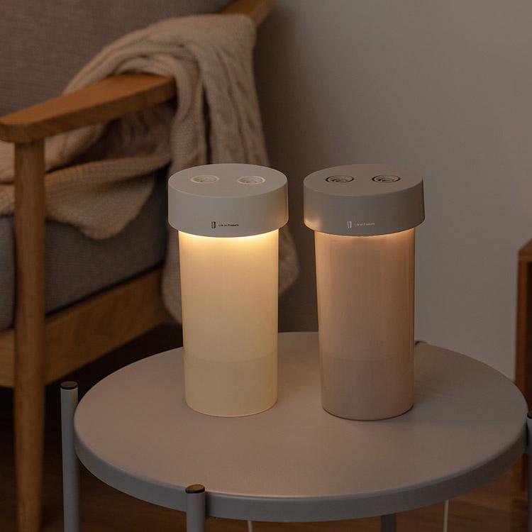 USB給電式ファン内蔵ツインジェット加湿器 LEDライト付き ミストを送風して広範囲を加湿するファン内蔵加湿器 コンパクトな見た目でも容量は800ml |  | 03