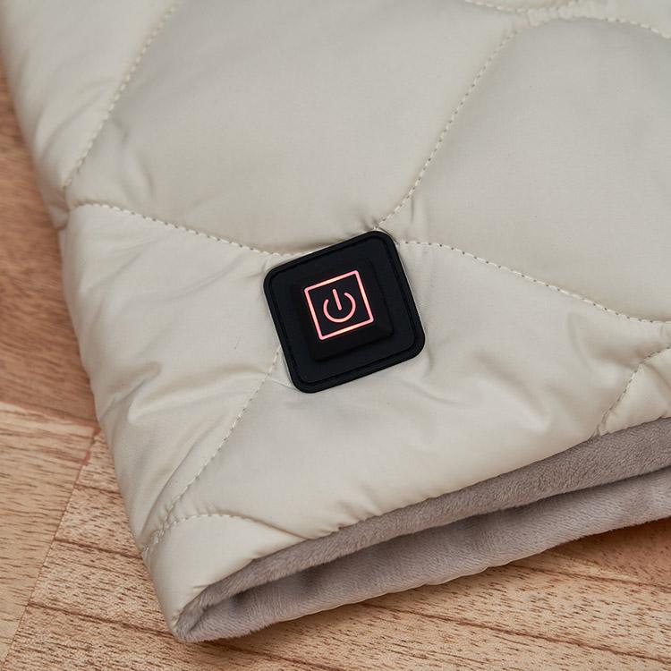 あったかキルティング USB給電式2WAYフットウォーマー 2枚のヒーターが全面を温めるフットウォーマー ファスナーを開ければミニブランケットにもなる2WAY仕様 |  | 04