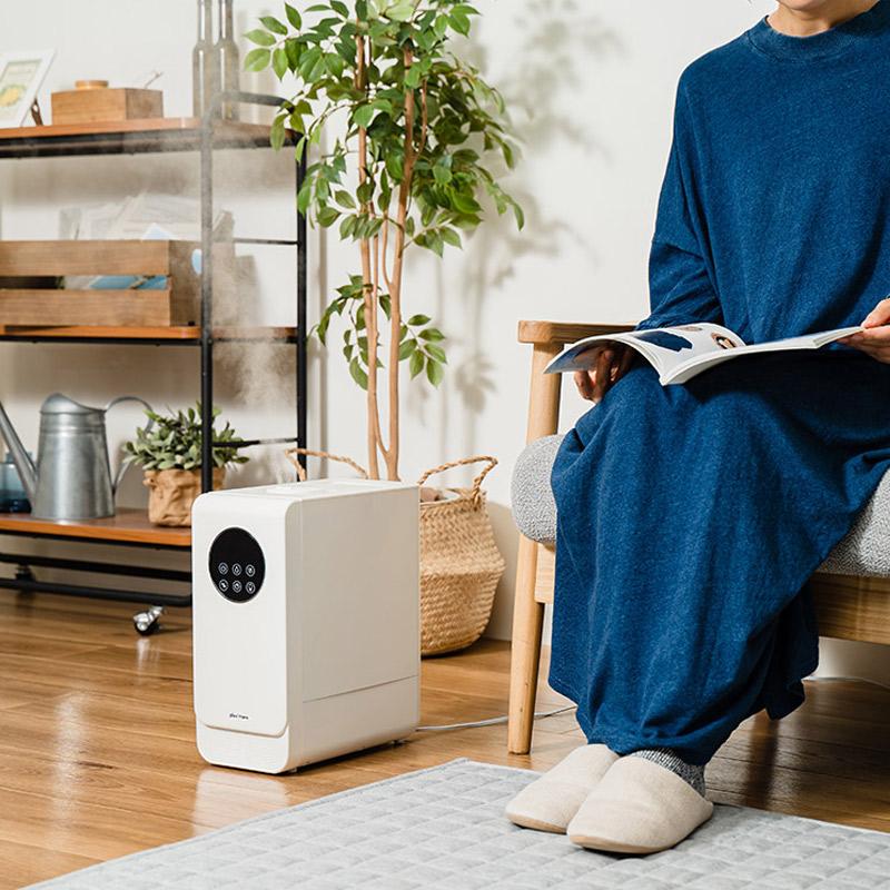 上部給水ハイブリッド式加湿器 湿度コントロール機能付 広く高くミストが広がる上部給水型のハイブリッド式加湿器 上蓋を外さずに給水可能 |  | 01