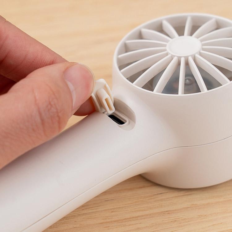 ペルチェ冷却機能ハンディファン カラビナ付 手のひらサイズのペルチェ冷却プレート付きハンディファン ハンディ扇風機 モバイル扇風機 ペルチェ 冷却プレート |  | 08