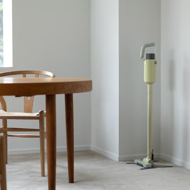 ±0プラスマイナスゼロ コードレスクリーナーVer.3 C030 プラマイゼロ コードレス掃除機 シリーズ最大連続運転75分 最軽量、最小時間充電(3時間) スタンド付 | ±0 | 03