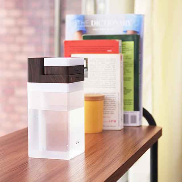 充電式コードレス加湿器 LEDライト付 コンパクト、軽量で持ち運びにも便利 モバイル加湿器 旅行や出張時の加湿器に便利 LEDライトは単独使用可能 卓上加湿器 |  | 01