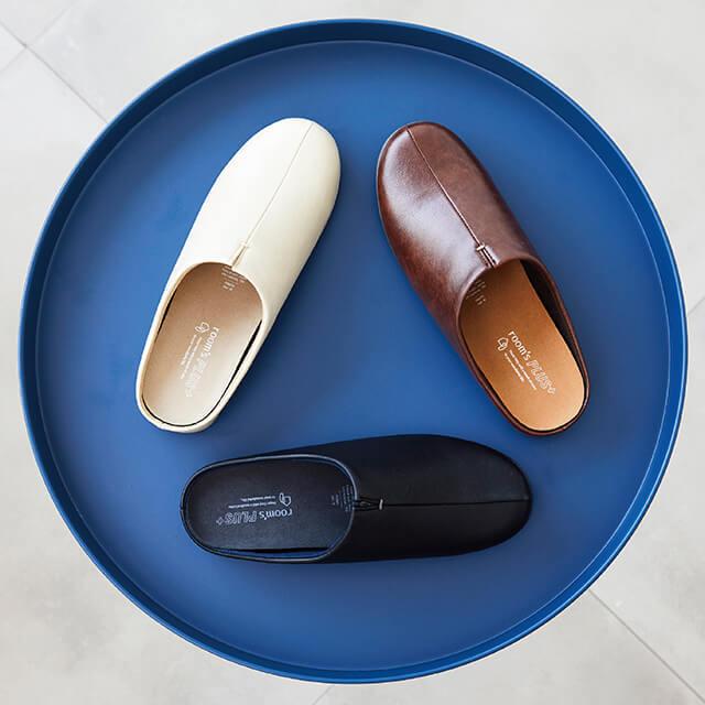 room's PLUS+/ルームズ プラス 人気のルームシューズから、外履き仕様のサンダルバージョンが登場 ルームシューズ同様に歩きやすく足に柔らかくフィット |  | 08