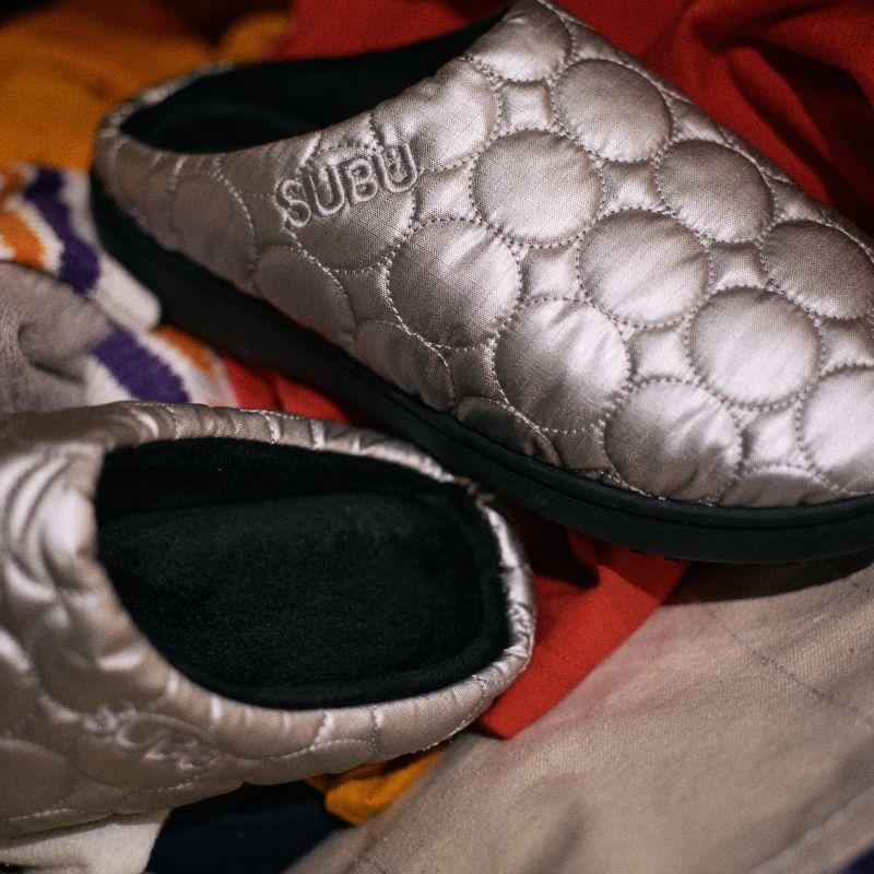 SUBU 2025年新作 CIRCLE サークル スブ 冬用サンダル ユニセックス 男女兼用 冬用のおしゃれで暖かいサンダル 起毛加工で暖かい 4層構造のクッションインソール |  | 04