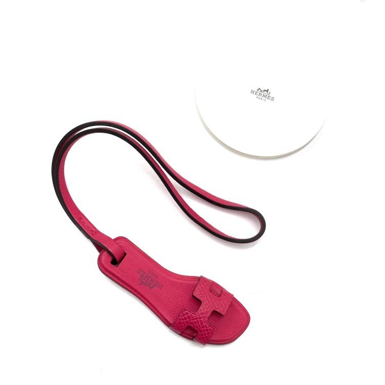 2021年 HERMES エルメス チャーム オラン ナノ モノクローム ローズ