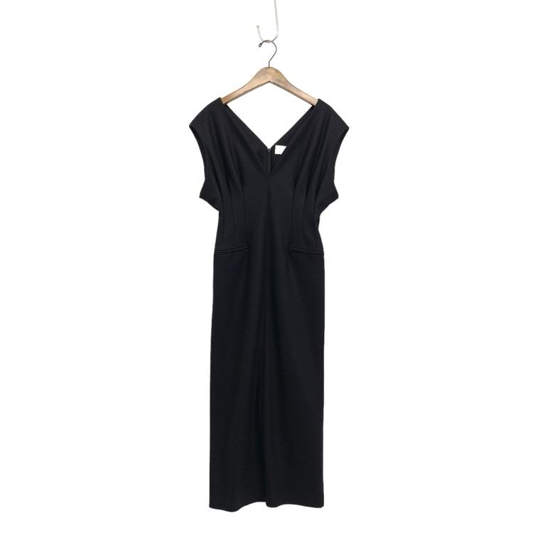 Mame Kurogouchi マメクロゴウチ V-Neck Tucked Wool Dress Vネック  