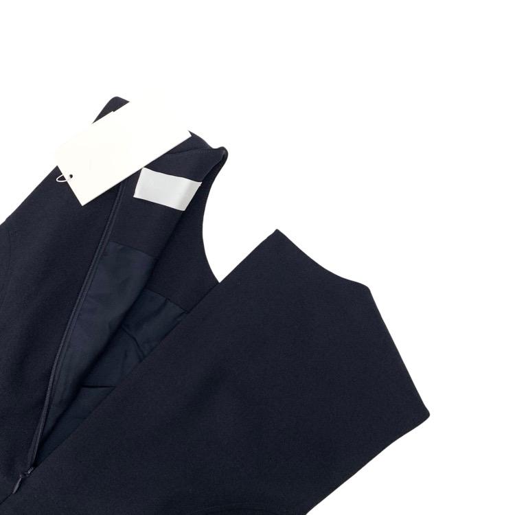 未使用品 Mame Kurogouchi マメクロゴウチ Curved Pleated 未使用品 Mame Kurogouchi マメクロゴウチ Curved Pleated