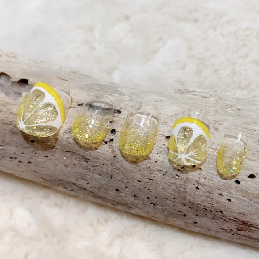 ☑︎陽だまりの檸檬イエロー　ネイルチップ　オーダー　韓国　ニュアンス 夏ネイル〜🍋】ぷっくり果肉が光るレモンネイル🍋 | Crazymama/姉貴が