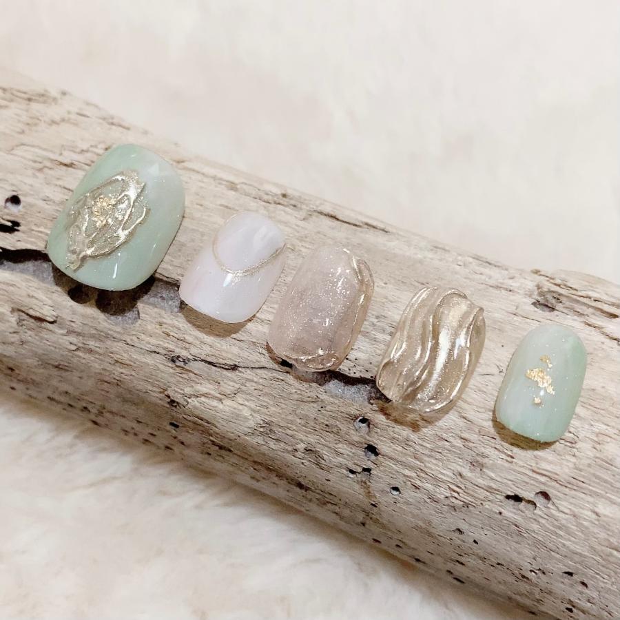 ニュアンスネイルチップ 日本製 ピスタチオグリーン うねうね 金色  