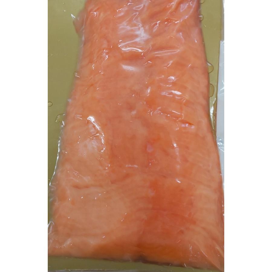 燻製（スモークサーモン）ではありません。それが人気です。アトランティックサーモンスライス　500ｇ×20P（P1850円税別）業務用　ヤヨイ | 