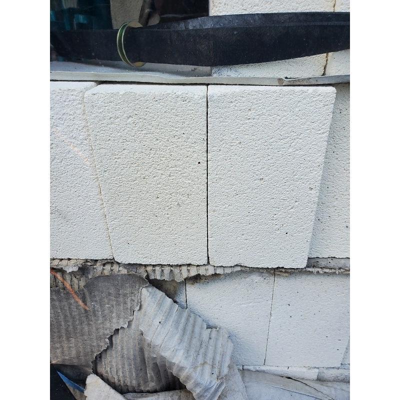 C1△【新長定#35キ070130-9(47)】耐火レンガ B5 1300℃ イソライト