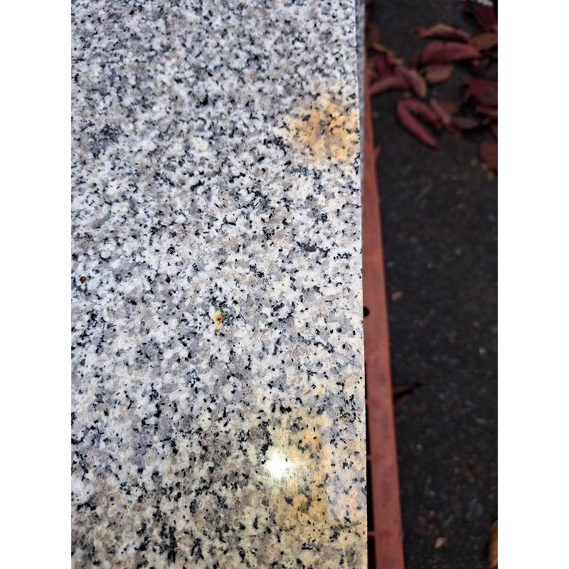 C2A【新長060913-2(7)】御影石 500×500×23mm厚 多少の欠け箇所あり