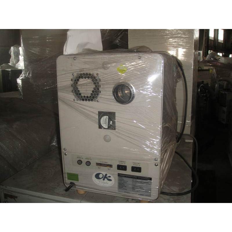 2A【棚2581651有】小型高温チャンバー タバイ ST-110 0.7kw 100V 50/60Hz 内サイズ巾22奥行25高さ25cm 20度から200度
