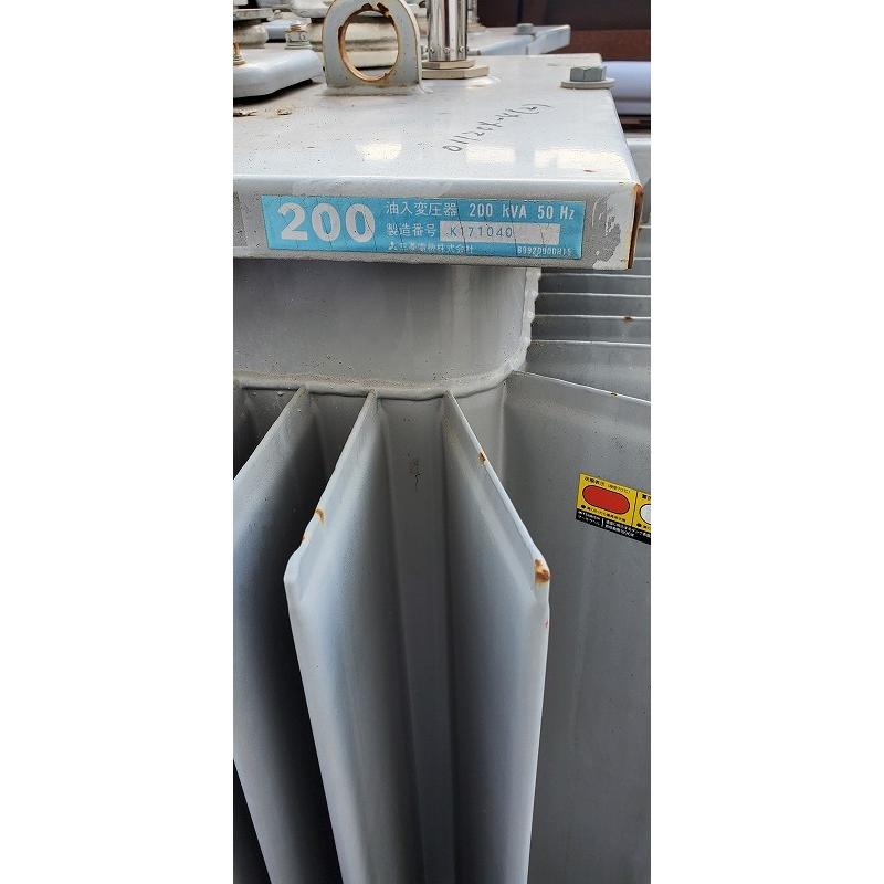 C2A【棚011204-4(2)有】トランス変圧器 200KVA 50Hz 6600V 出力 C2A【棚011204-4(2)有】トランス変圧器 200KVA 50Hz 6600V 出力