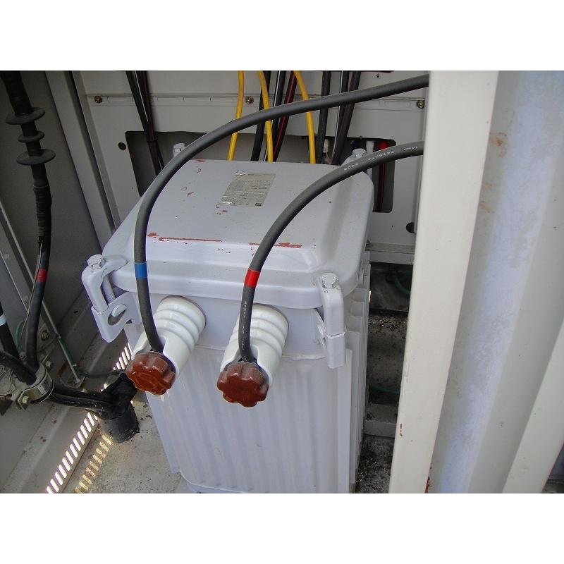 C3A【棚岐阜イ沢井010528-21】75KVA 210V 20KVA 210/105V キュービックル 60Hz 年式 1999年 |  | 08