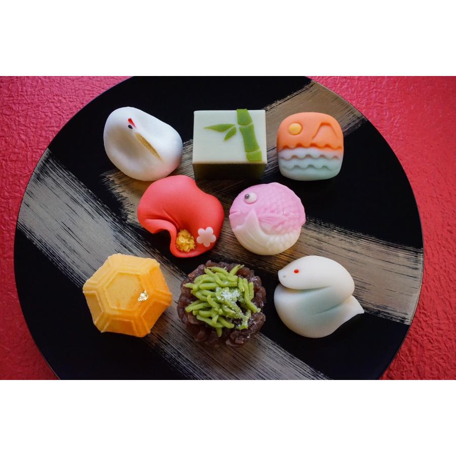 2025正月上生菓子8個入 送料無料 おせち 新春 お年賀 プレゼント 2025正月上生菓子8個入 送料無料 おせち 新春 お年賀 プレゼント