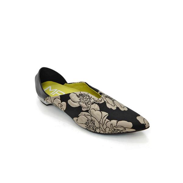 MANA マナ パンプス ポインテッドトゥ 人気 黒 柄 レディース MANA 571170 ヒール デザインカット 話題 ブラック Yuko Imanishi 日本製 送料無料 | MANA | 01