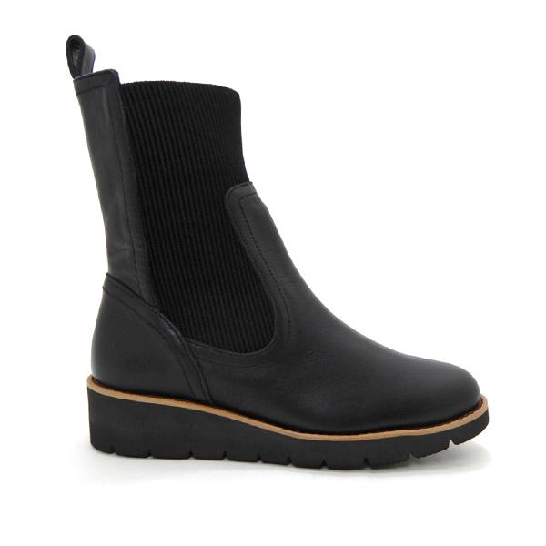 WLara サイドゴアブーツ VITA NOVA（ヴィタノヴァ）サイドゴアヒールブーツ ブラック｜BARCLAY