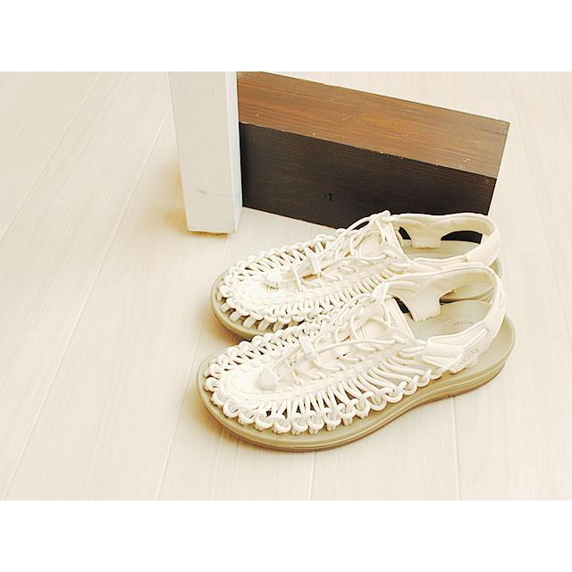 KEEN キーン UNEEK ユニーク WHITE CAP/CORNSTALK ホワイト KEEN キーン UNEEK ユニーク WHITE CAP/CORNSTALK ホワイト