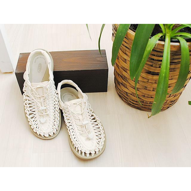 KEEN キーン UNEEK ユニーク WHITE CAP/CORNSTALK ホワイト KEEN キーン UNEEK ユニーク WHITE CAP/CORNSTALK ホワイト