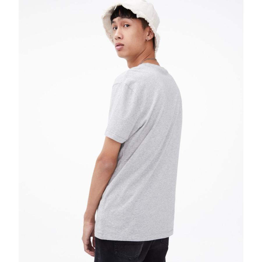 embroidered logo graphic tee