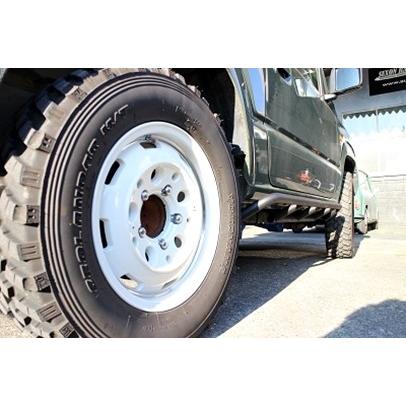 「サクソン/SUXON」ジムニー/ジムニー シエラ（JB64W）用サイドステップｘ左右（サフェーサー仕上げ）