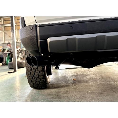 サクソン/SUXON」250系ランクル（TRJ250W）2TR/ガソリン車用2本出し