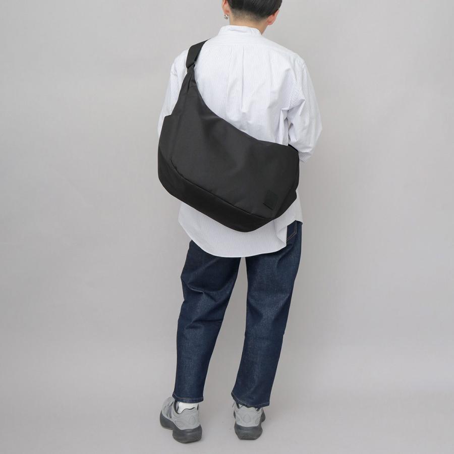 KANGOL カンゴール ショルダーバッグ メンズ レディース 斜めがけ バッグ A4 通勤 通学 ラバータグ ロゴ 舟形 バナナ型 黒 ブラック ギフト | KANGOL | 13