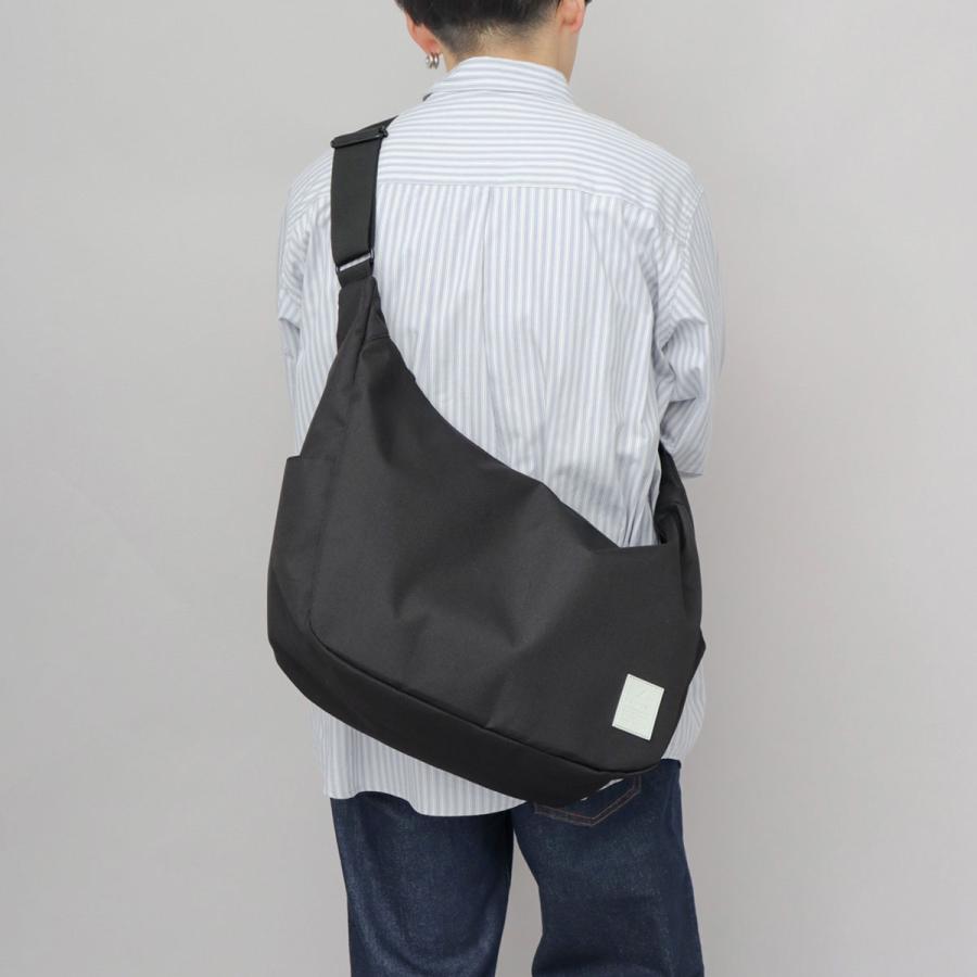 KANGOL カンゴール ショルダーバッグ メンズ レディース 斜めがけ バッグ A4 通勤 通学 ラバータグ ロゴ 舟形 バナナ型 黒 ブラック ギフト | KANGOL | 14