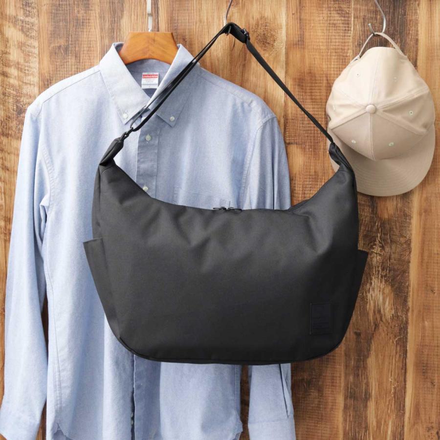 KANGOL カンゴール ショルダーバッグ メンズ レディース 斜めがけ バッグ A4 通勤 通学 ラバータグ ロゴ 舟形 バナナ型 黒 ブラック ギフト | KANGOL | 03