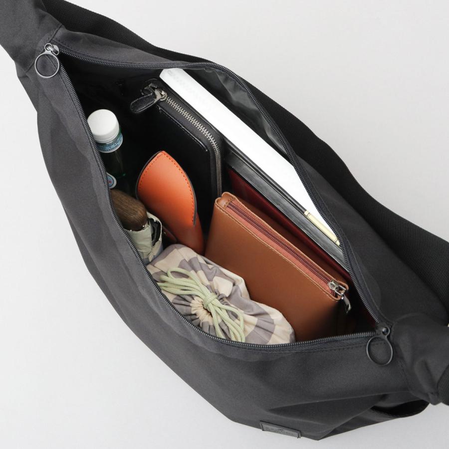 KANGOL カンゴール ショルダーバッグ メンズ レディース 斜めがけ バッグ A4 通勤 通学 ラバータグ ロゴ 舟形 バナナ型 黒 ブラック ギフト | KANGOL | 06
