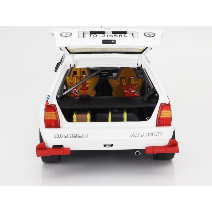 京商 ミニカー 1/18 ランチア デルタ KYOSHO 1/18 LANCIA DELTA HF