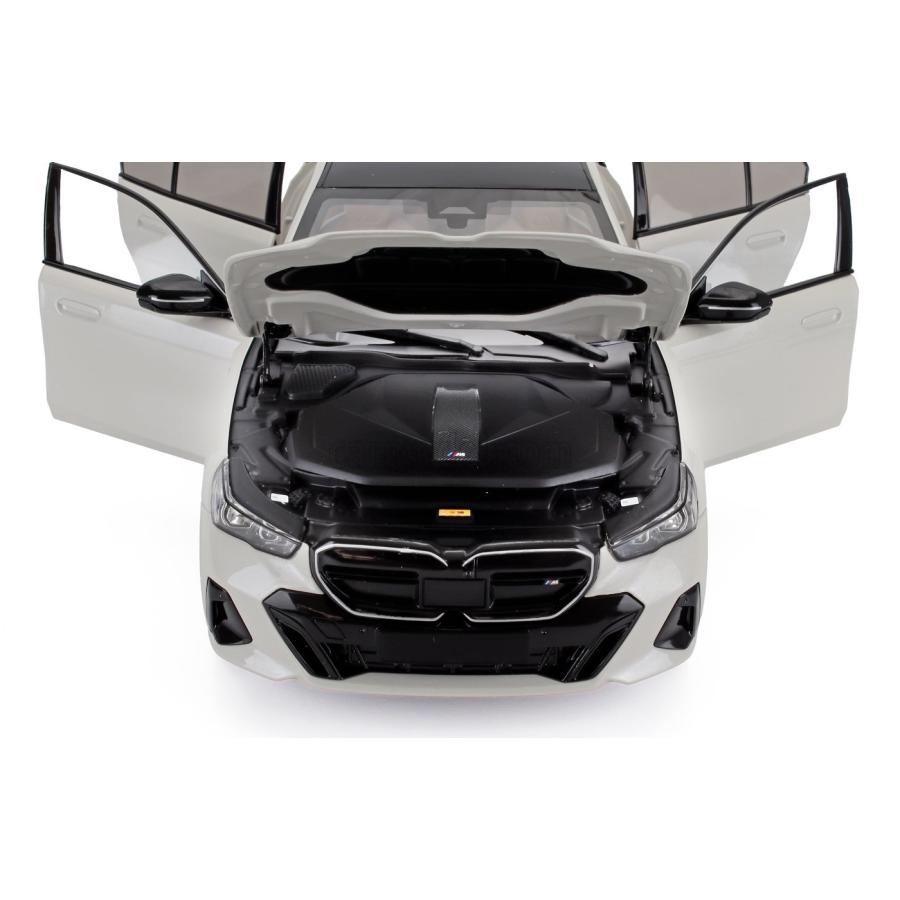 BMW 5シリーズ　1/18ミニカー a-mondo2_110023402