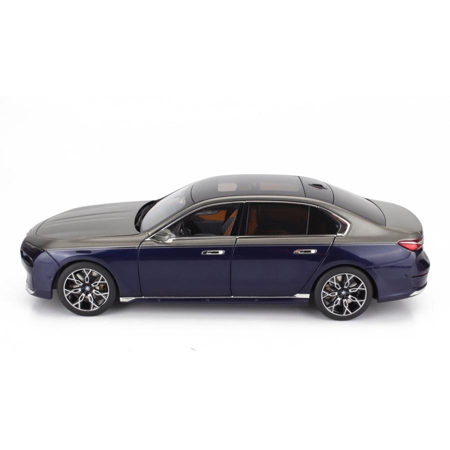 【生産終了品】ミニチャンプス　1/18 BMW M8 ブルーメタリック 2020 BMW M8 COUPE BLUE METALLIC 1/18 DIECAST MODEL CAR BY